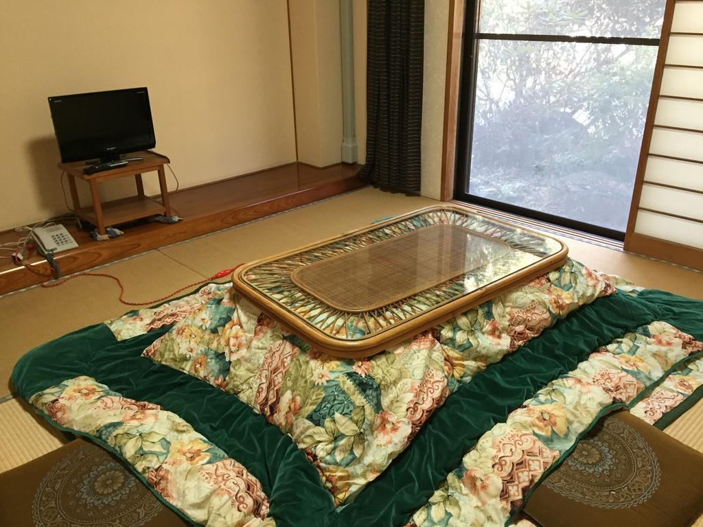 Hotel Yusenkaku Jacuširo Exteriér fotografie